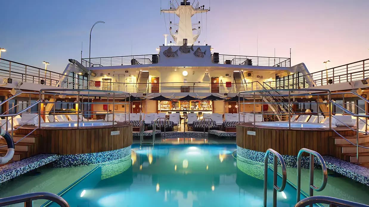 oceania Sirena cruise ship pool deck - oceania nautica