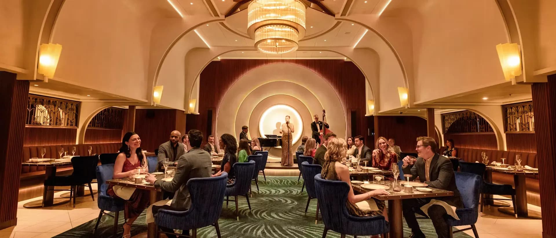 Star of the Seas Empire Suppe club restaurant